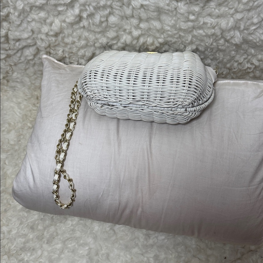 White Woven Chain Strap Bag - Picture 3 of 6